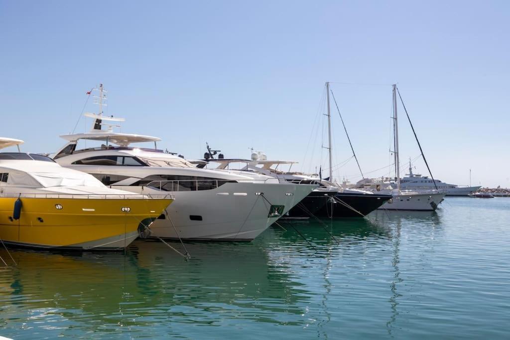 Puerto Banus Luxurious Apartment In The Heart Of The Port Marbella Exterior photo