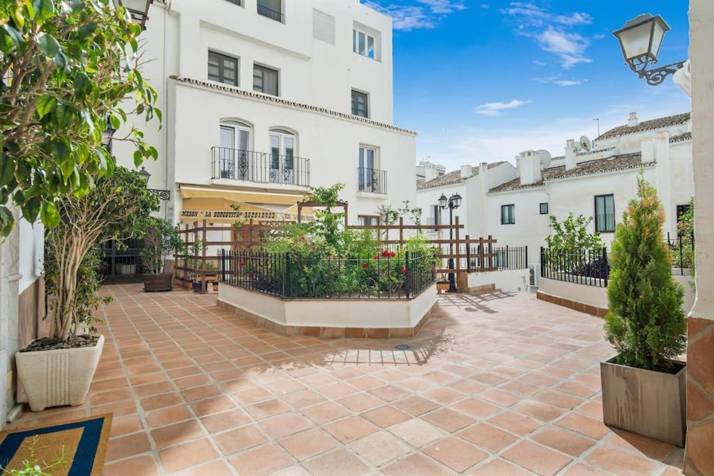 Puerto Banus Luxurious Apartment In The Heart Of The Port Marbella Exterior photo