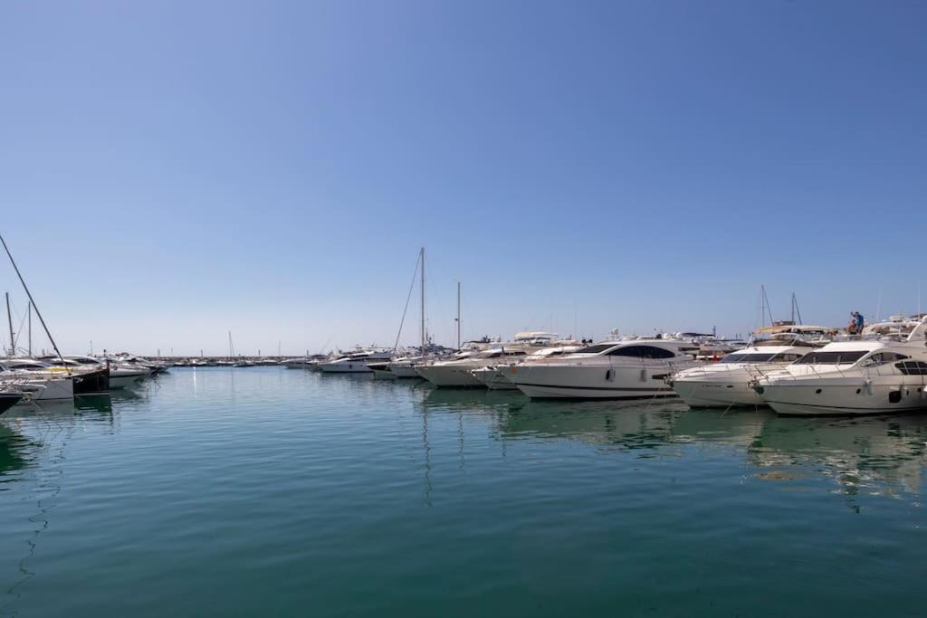 Puerto Banus Luxurious Apartment In The Heart Of The Port Marbella Exterior photo