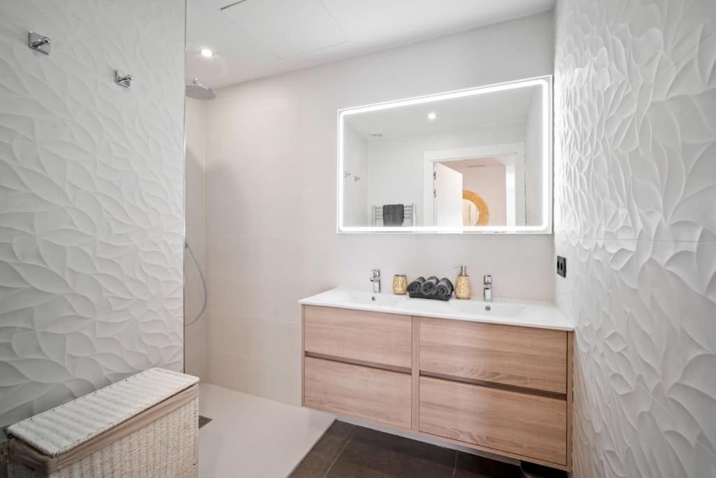 Puerto Banus Luxurious Apartment In The Heart Of The Port Marbella Exterior photo