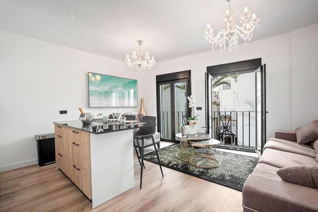 Puerto Banus Luxurious Apartment In The Heart Of The Port Marbella Exterior photo